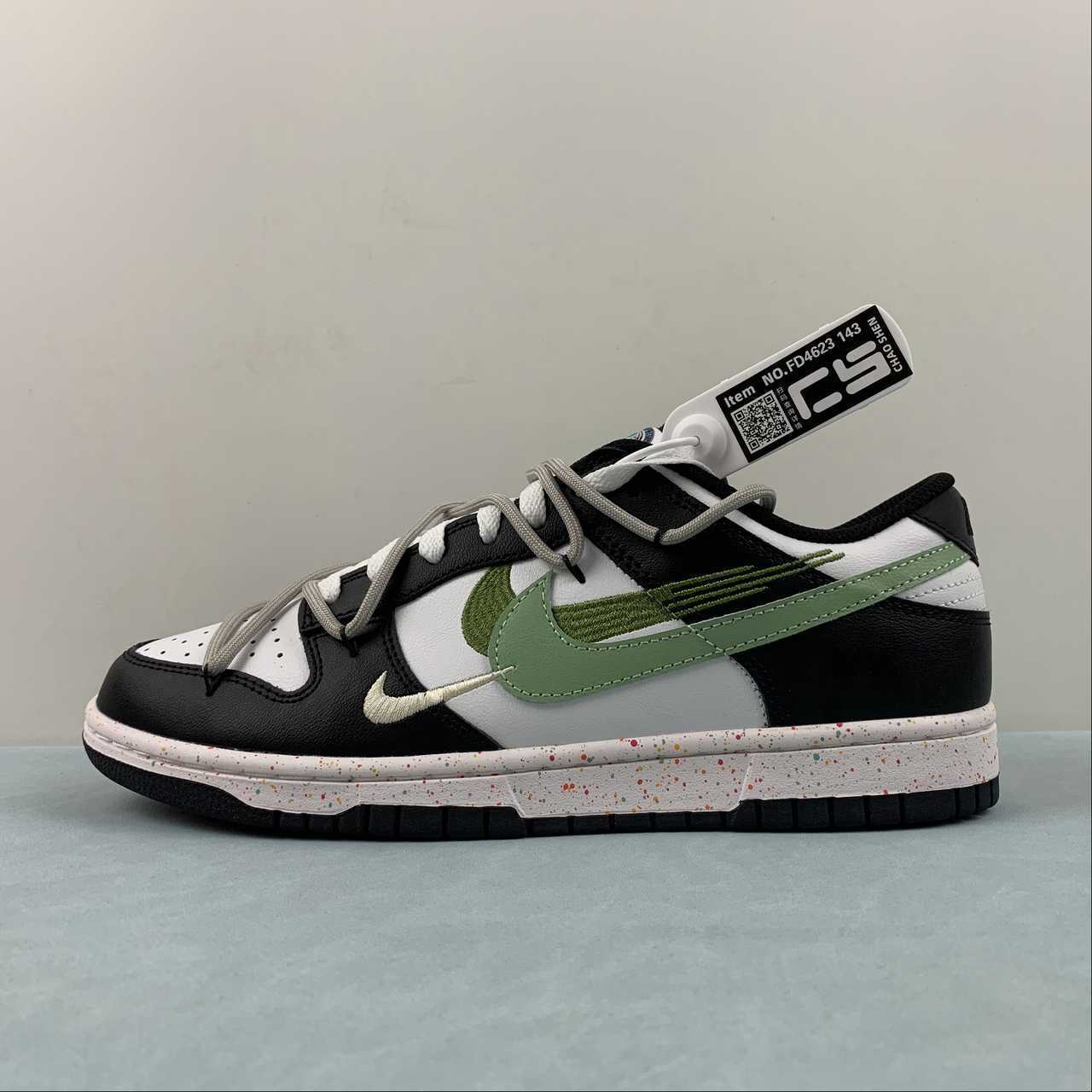 Nike Nike SB Dunk Low Shoes FD4623-143