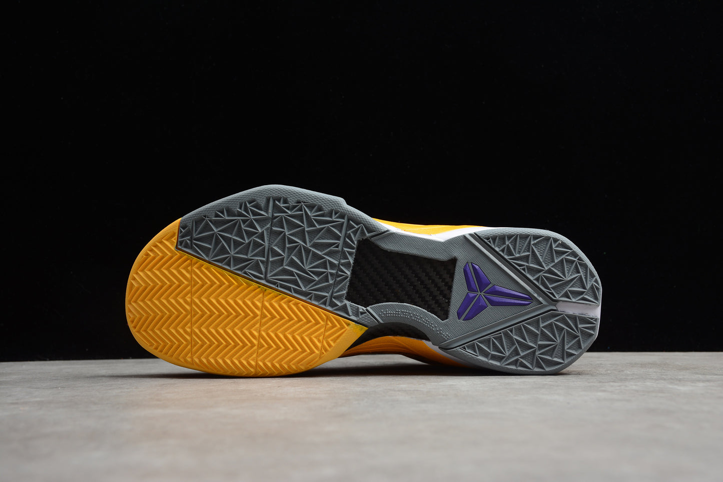 Nike Zoom Kobe 7 “Yin Yang” – 488370-500
