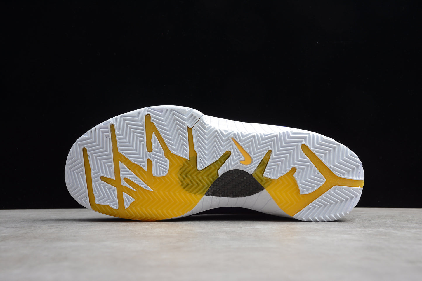 R23 Undefeated x Nike Kobe 4 Protro 'Lakers'  CQ3869-500