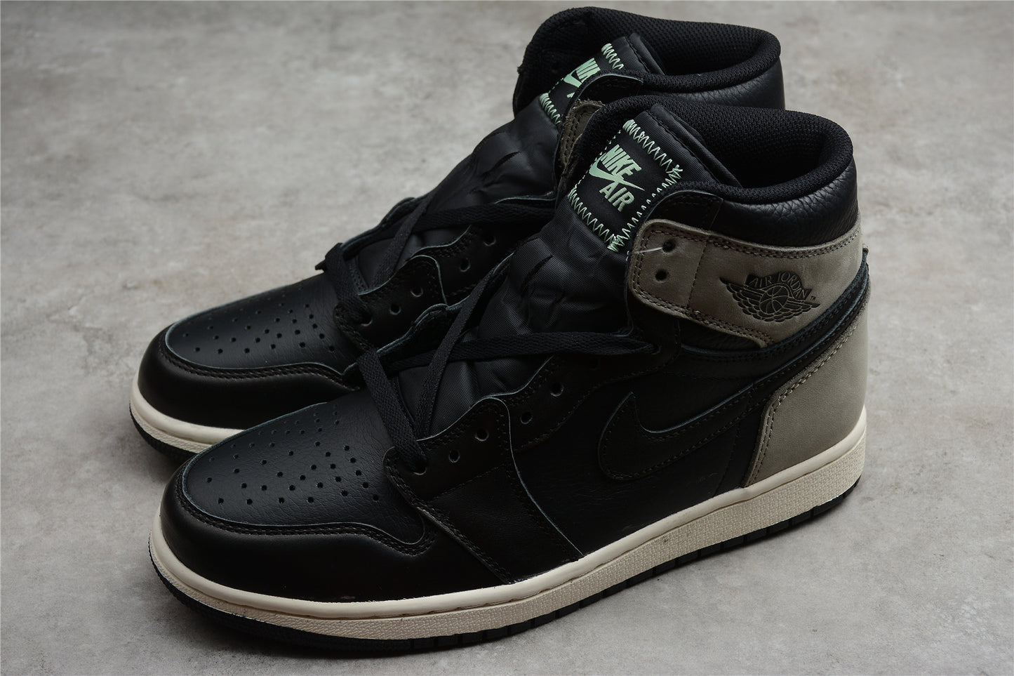 R28 Air Jordan 1 High OG “Light Army” AJ1
