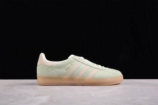 Ad Gazelle Indoor IE2948