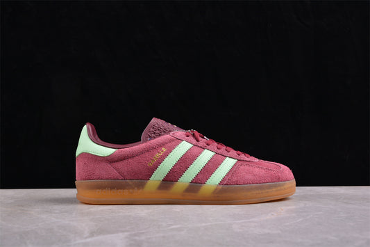 Ad  Gazelle Indoor IH7487