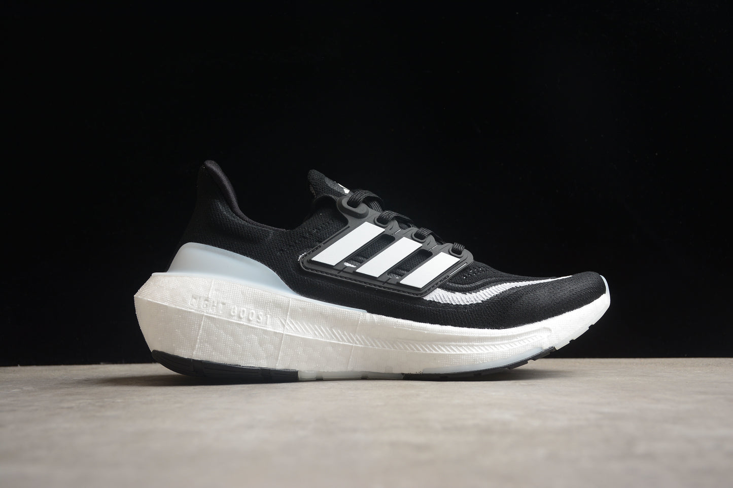 Ad Ul.tra Boost Light 23 HQ6340