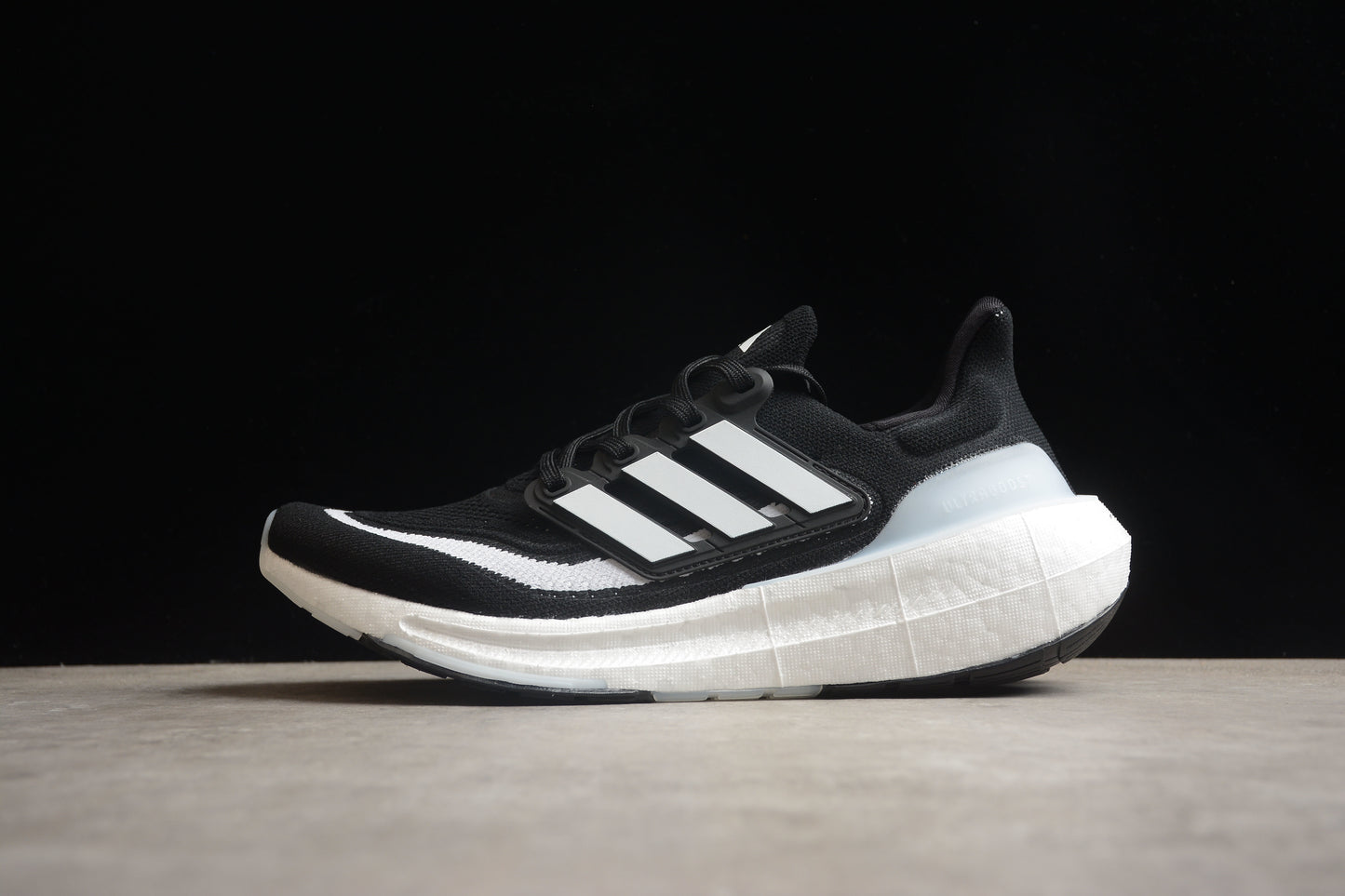 Ad Ul.tra Boost Light 23 HQ6340