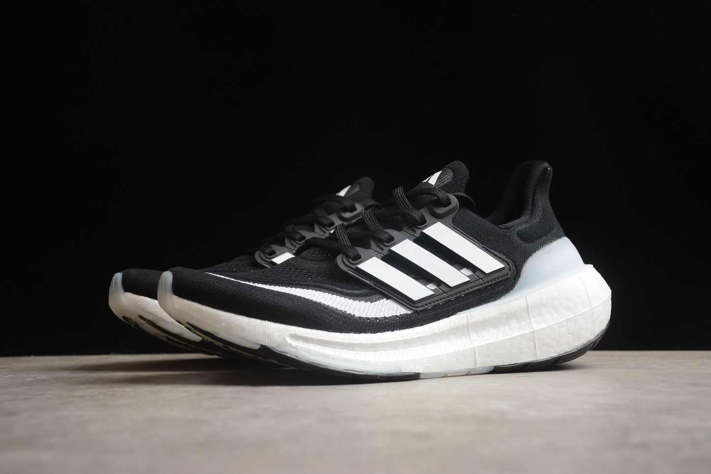 Ad Ul.tra Boost Light 23 HQ6340