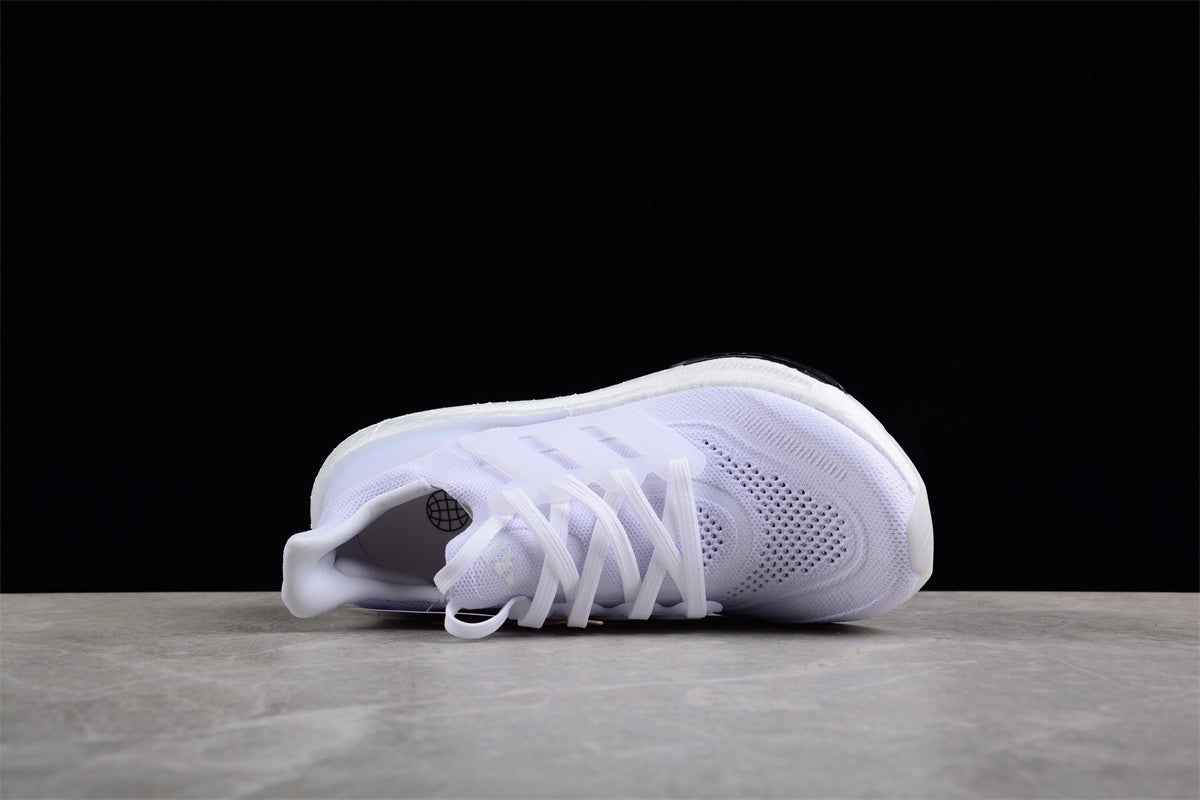 Ad Ultra Boost Light 23 GY9350