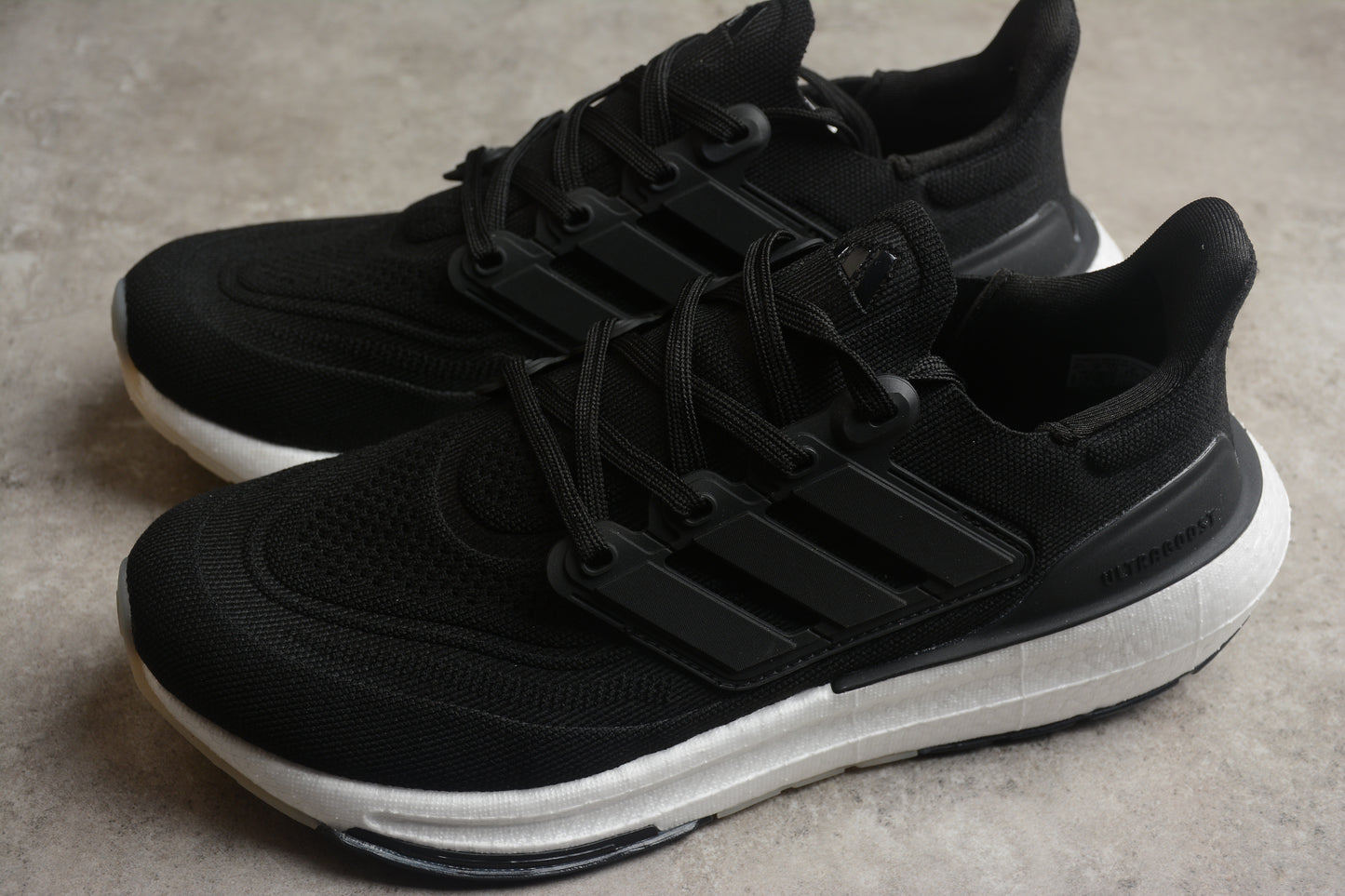 Ad Ultra Boost Light 23 GY9351