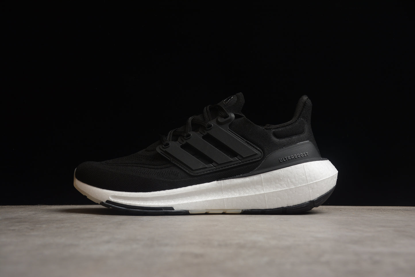 Ad Ultra Boost Light 23 GY9351
