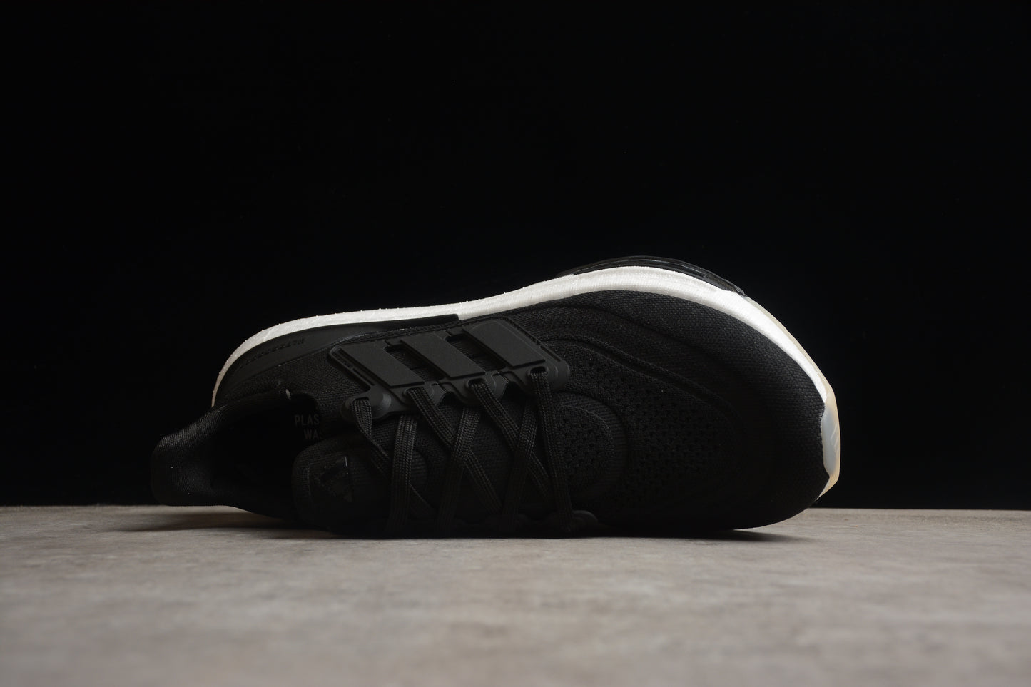 Ad Ultra Boost Light 23 GY9351