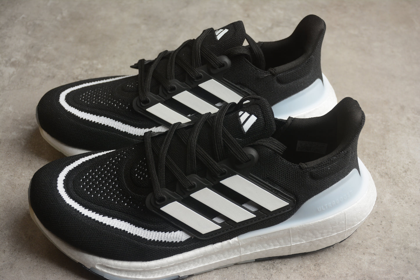 Ad Ultra Boost Light 23  HP9203