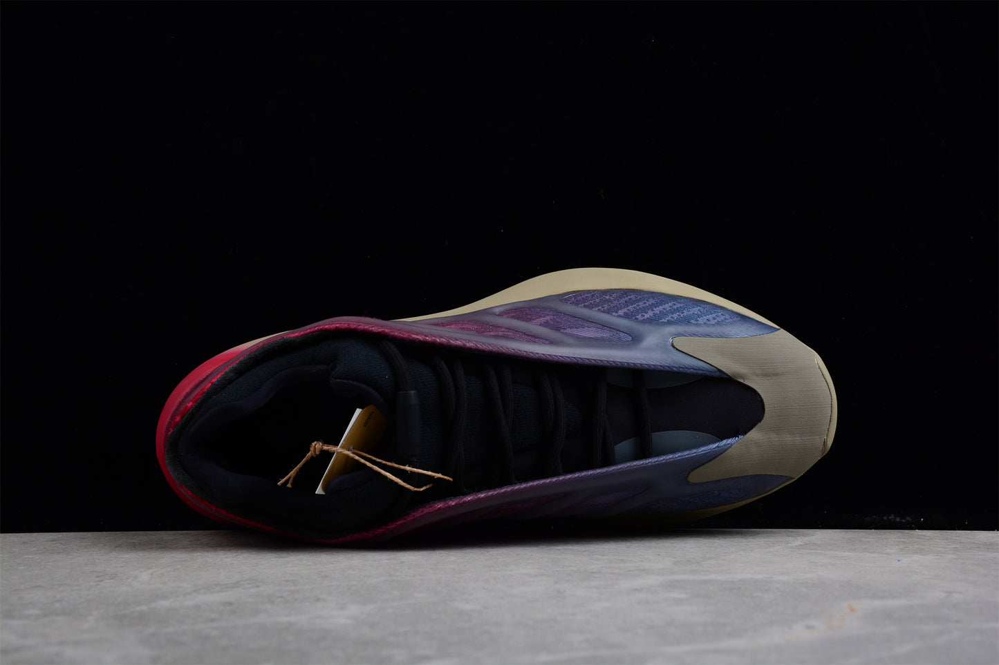 Adidas Yeezy 700 V3 Fade Carbon