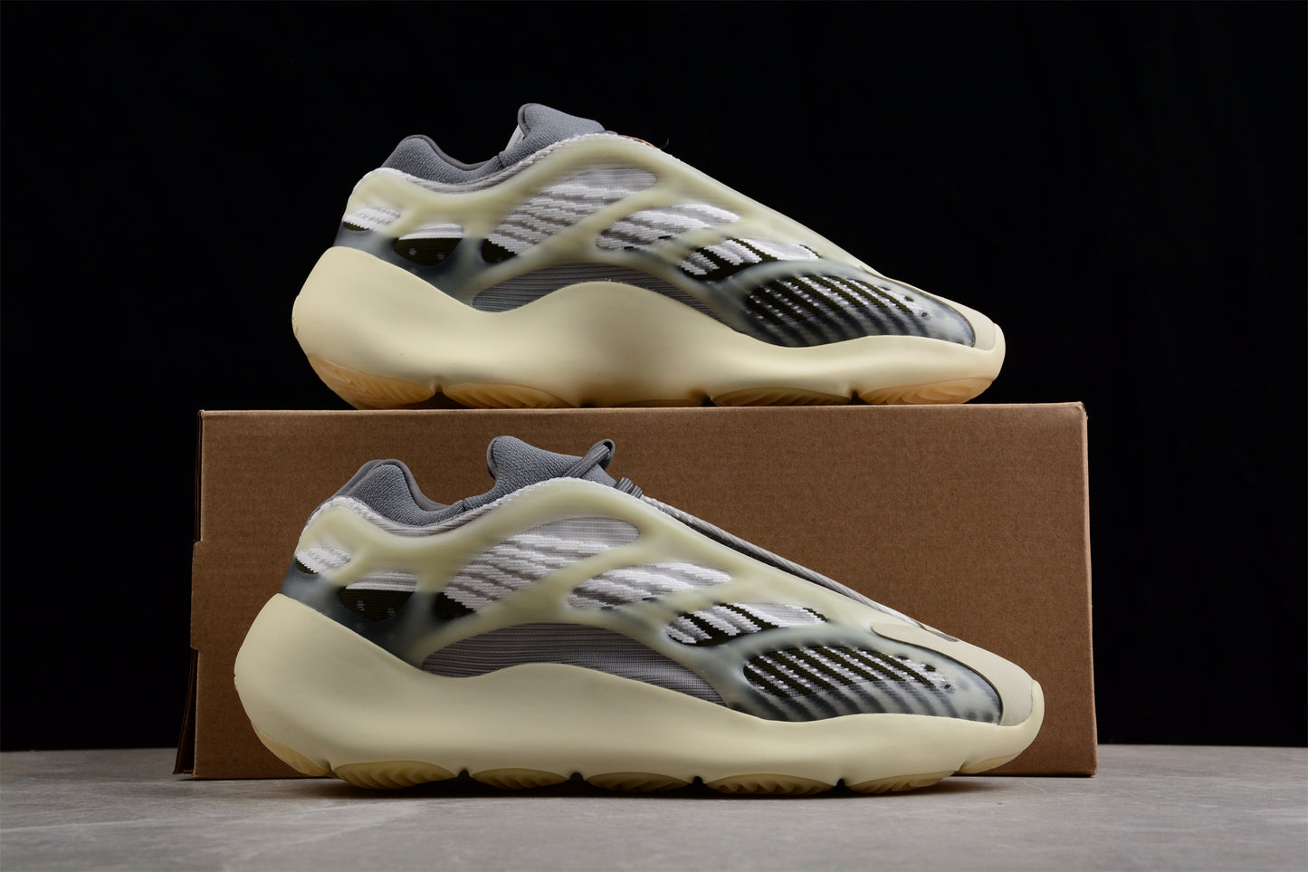 Adidas Yeezy 700 V3 Fade Salt