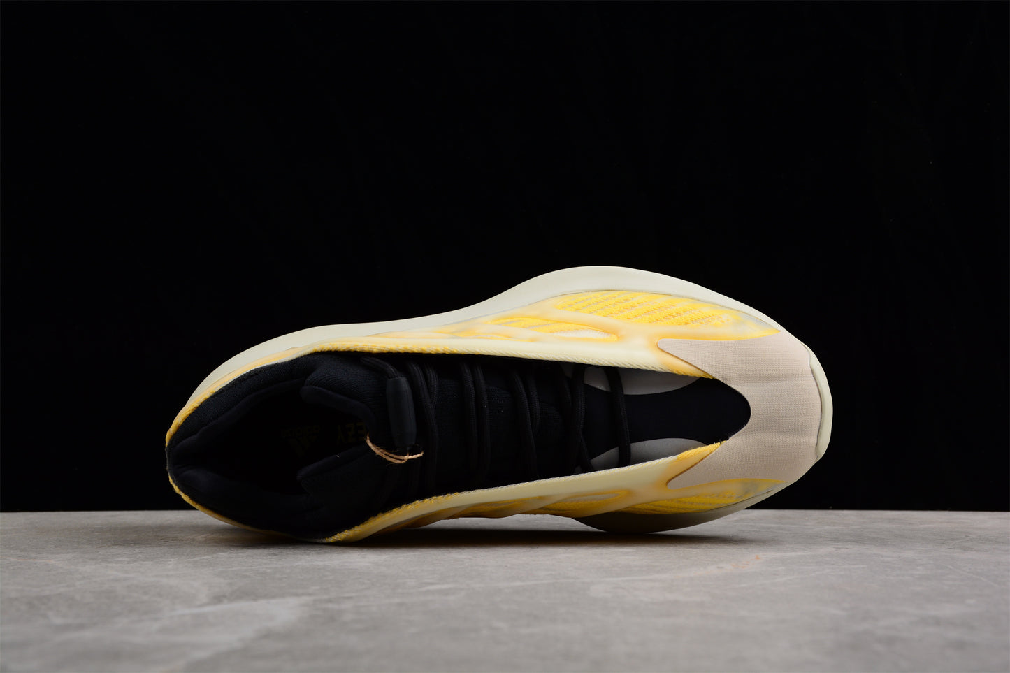 Adidas Yeezy 700 V3 Mono Safflower