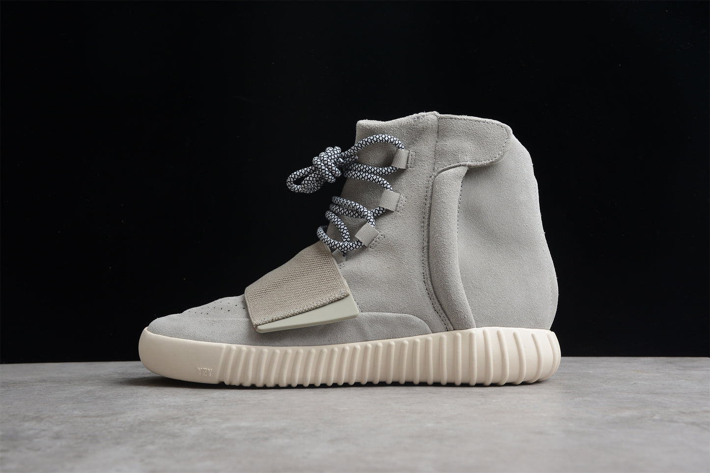 Adidas Yeezy 750 Boost OG Light Brown