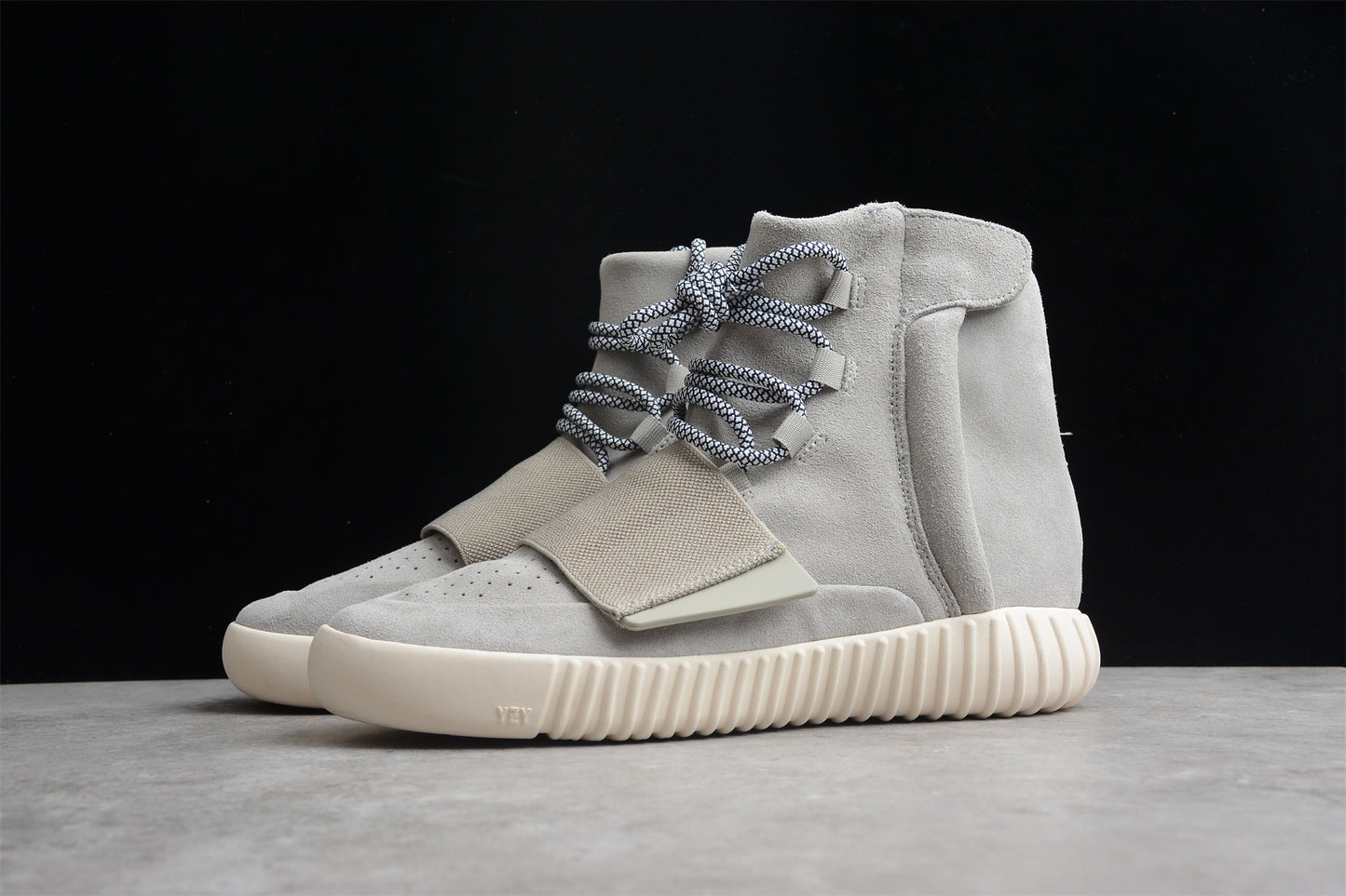 Adidas Yeezy 750 Boost OG Light Brown