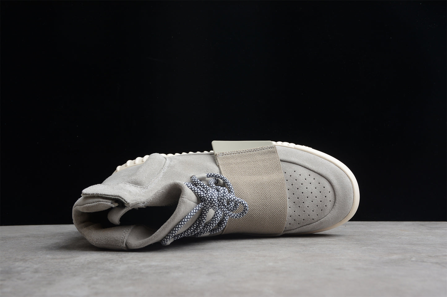 Adidas Yeezy 750 Boost OG Light Brown