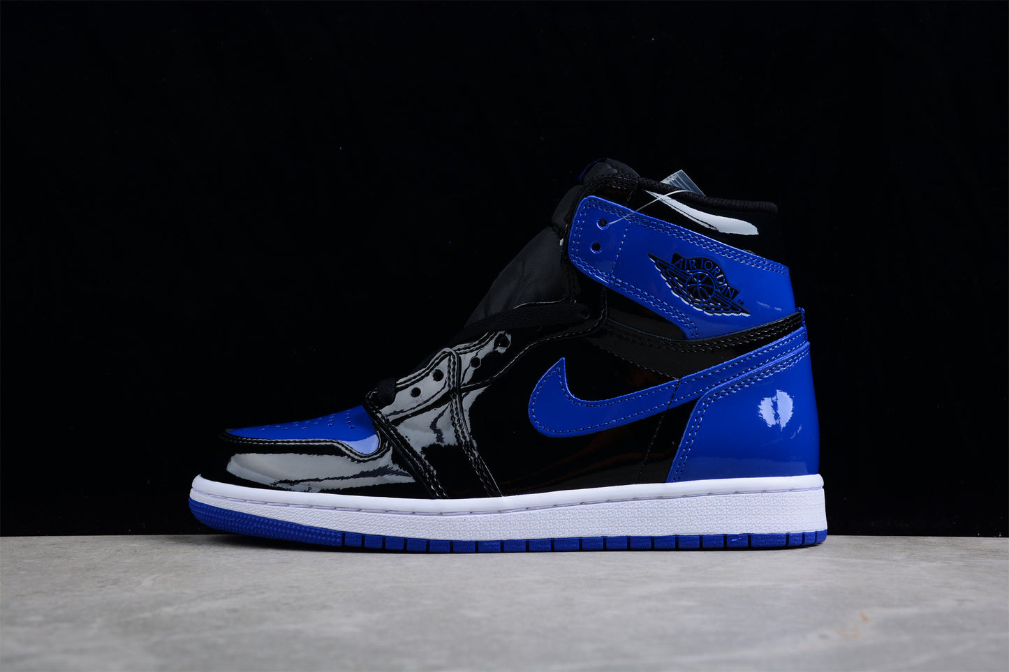 Ai Air Jordan 1 Retro High AJ1  "Hyper Royal" 555088-400
