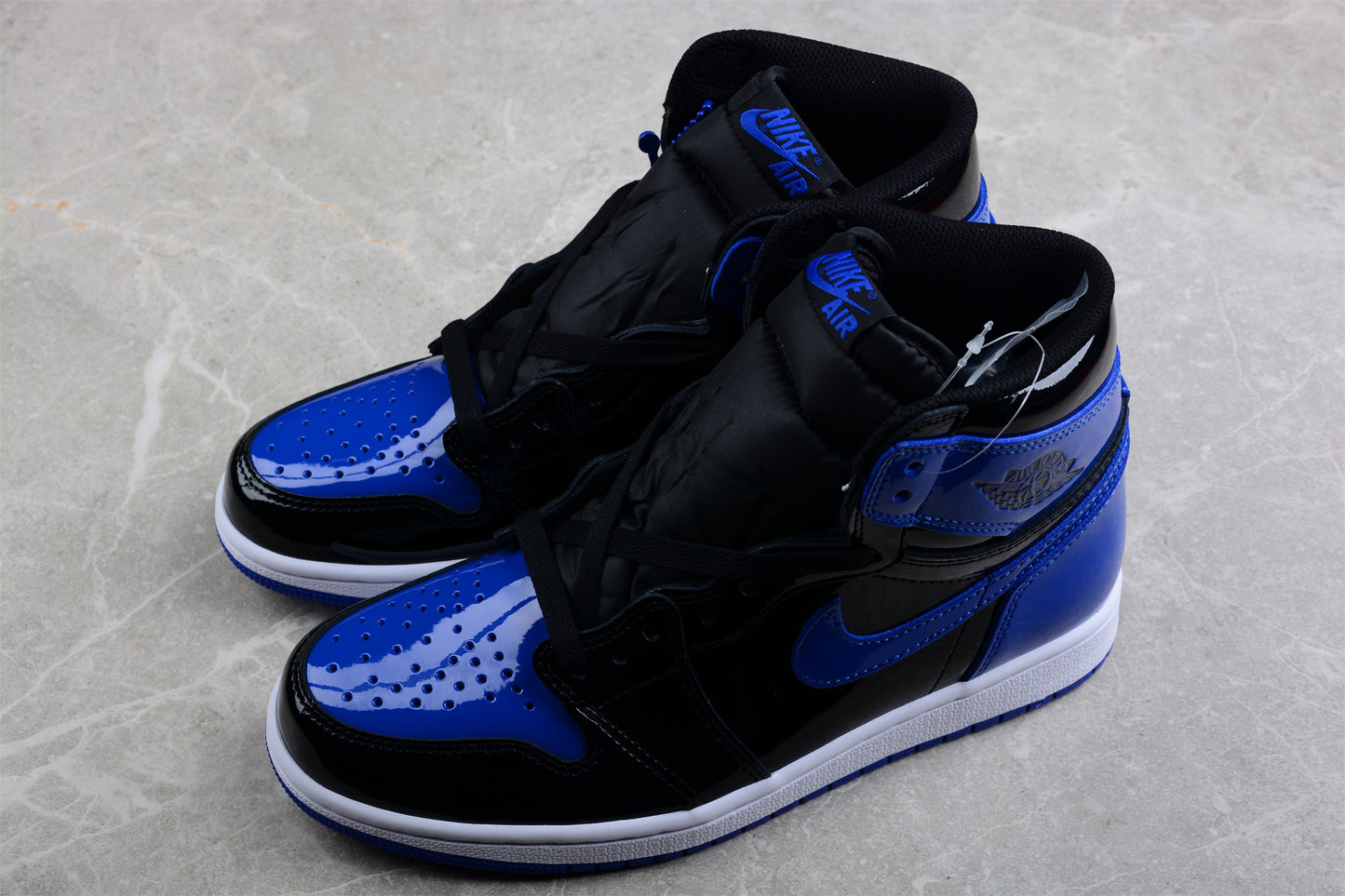 Ai Air Jordan 1 Retro High AJ1  "Hyper Royal" 555088-400