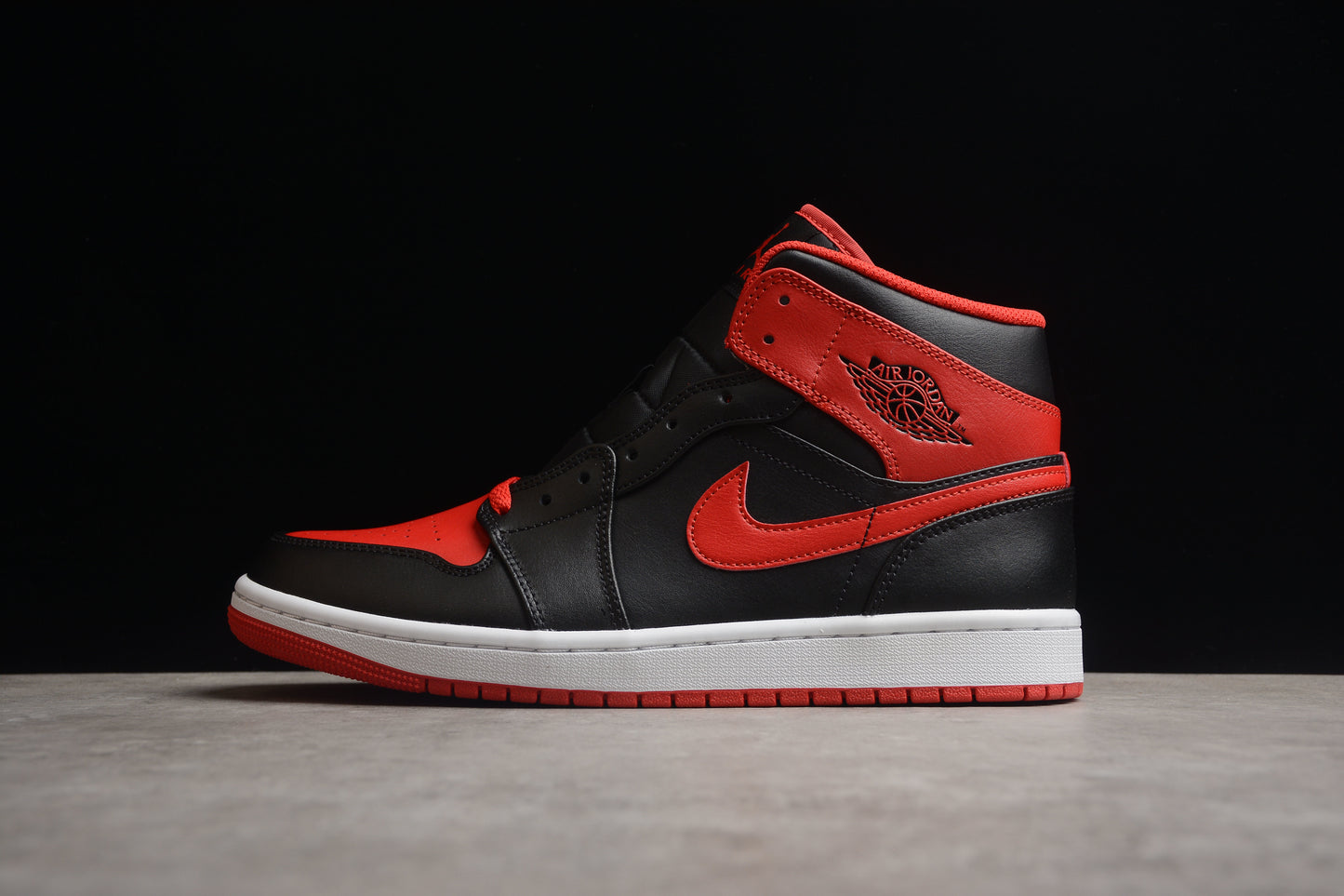 Air Jordan 1 Mid AJ1  DQ8426-060
