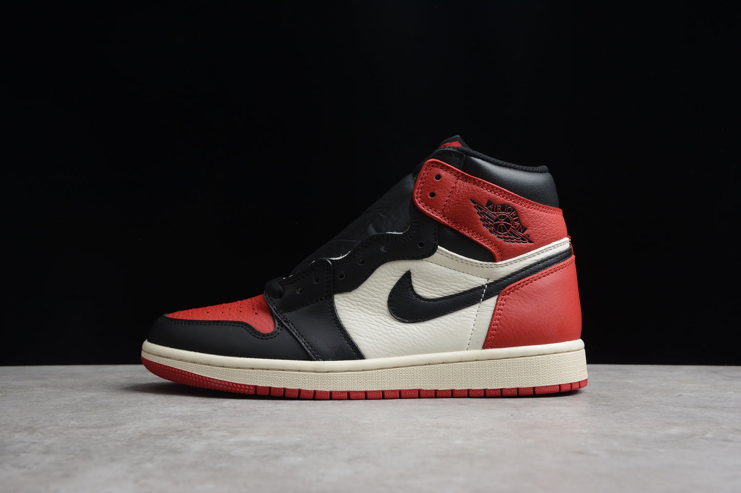 Air Jordan 1 Retro High OG AJ1   R28  555088一140