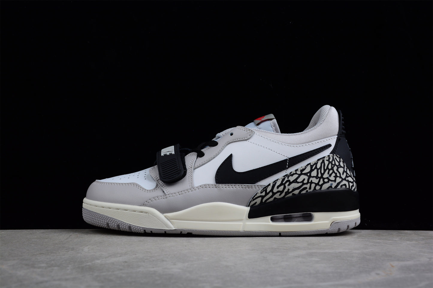 Air Jordan Legacy AJ312 Low CD7069-101