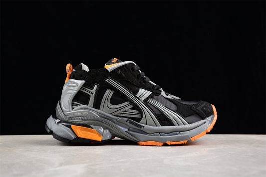 Balenciaga Runner 7.5  W3RNY4018