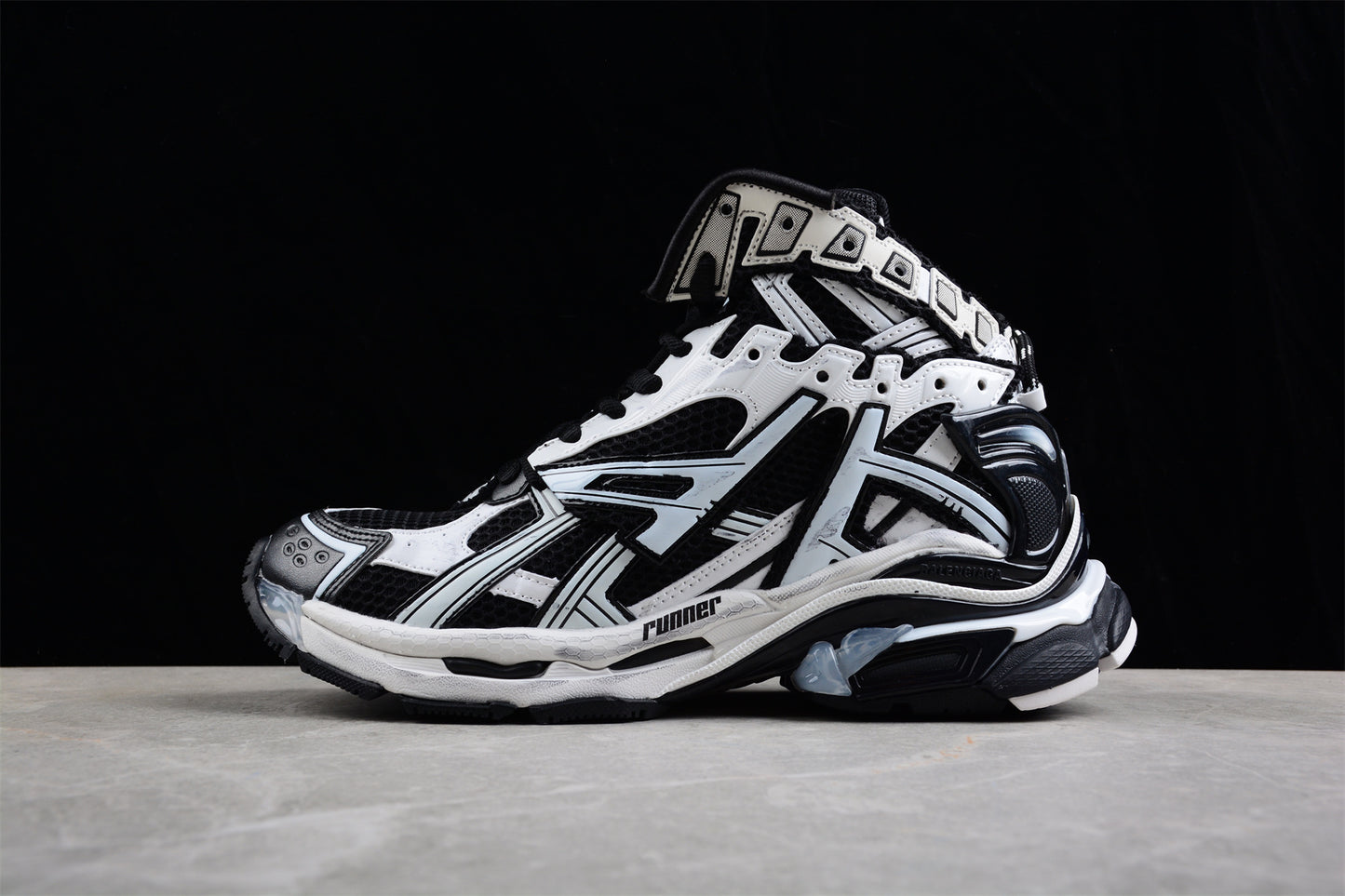 Balenciaga Runner Hightop 7.0 22ss W3RH29010