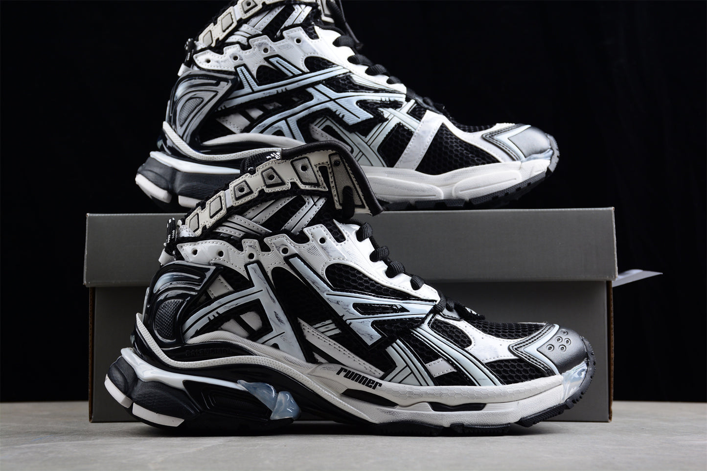 Balenciaga Runner Hightop 7.0 22ss W3RH29010
