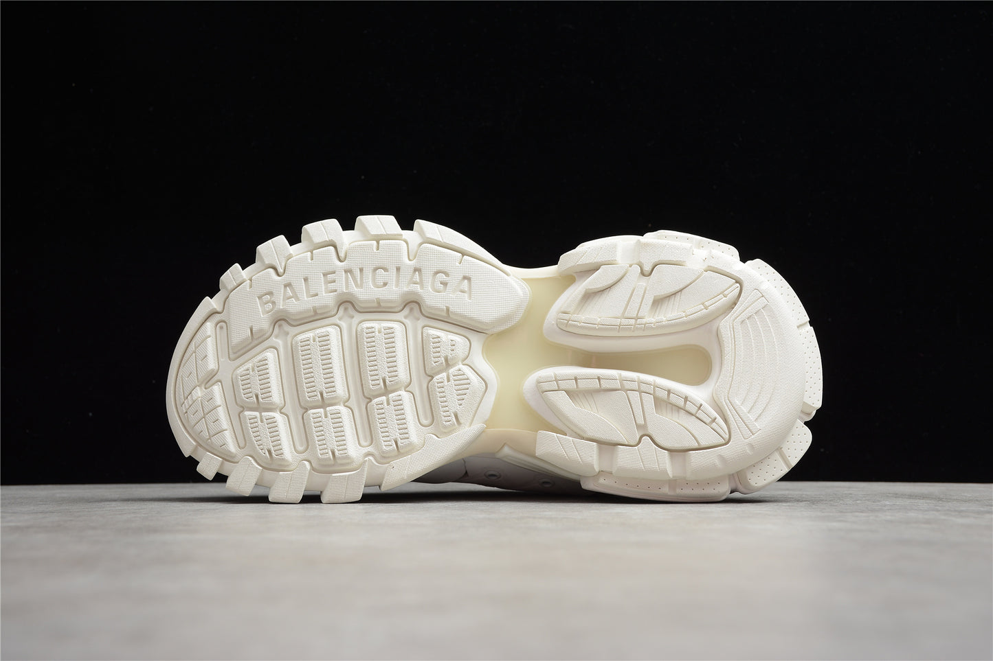 Balenciaga Track Mule White  653813-W3CP5-9000