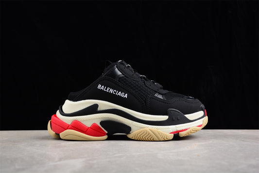 Balenciaga Triple S Sneaker  W09O11000