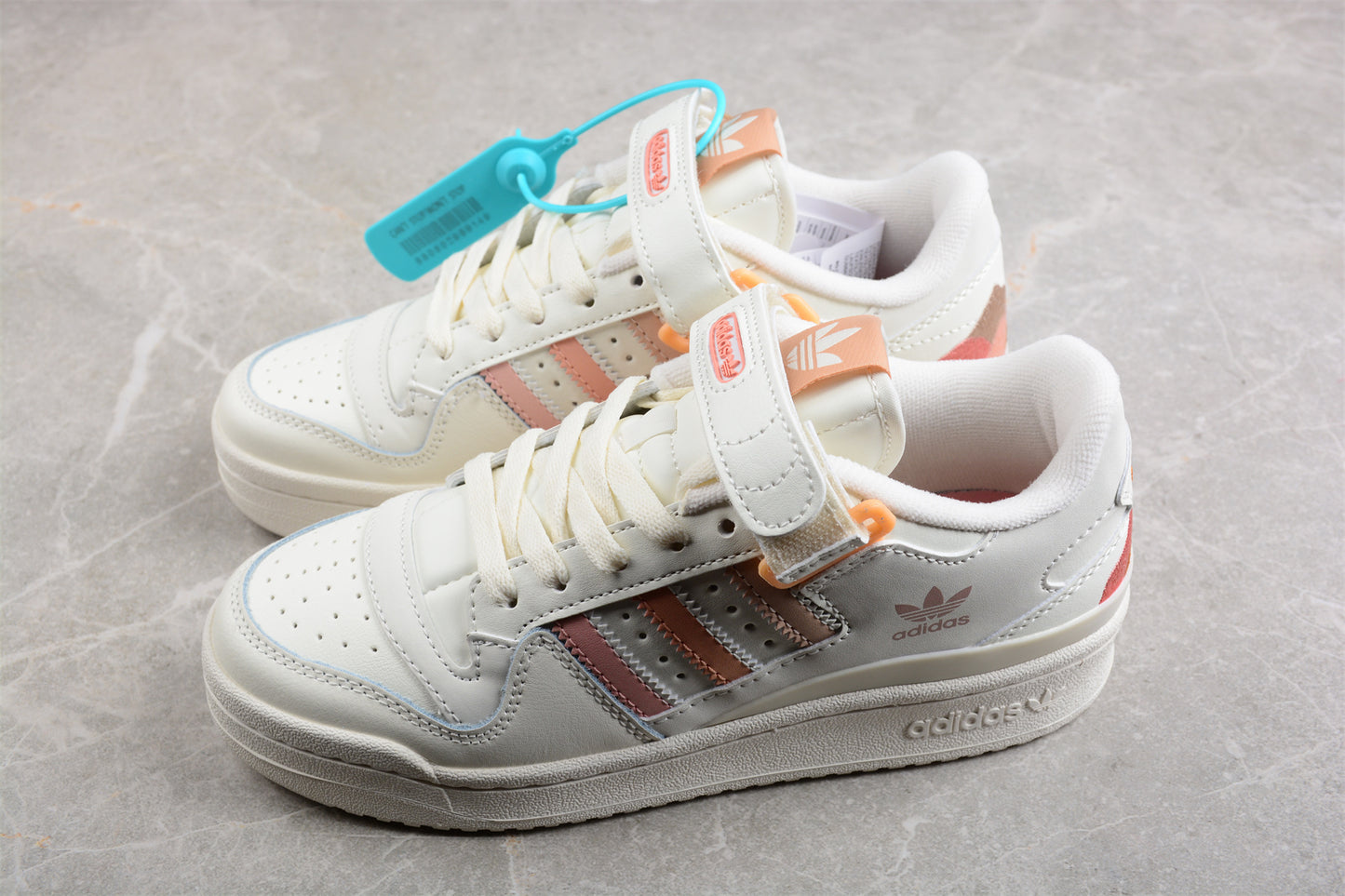 Forum 84 Low GV8345