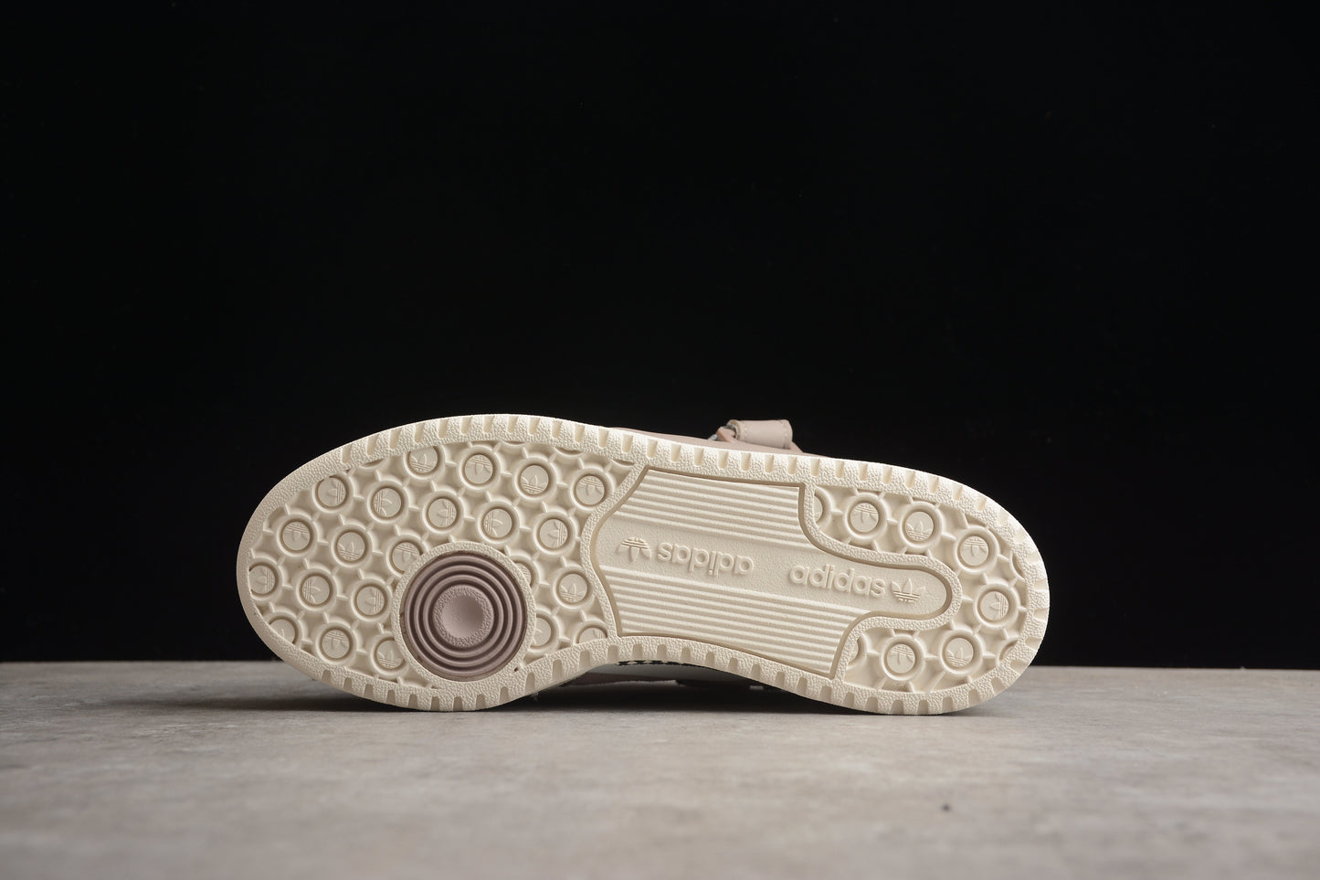 Forum 84 Low GY0020
