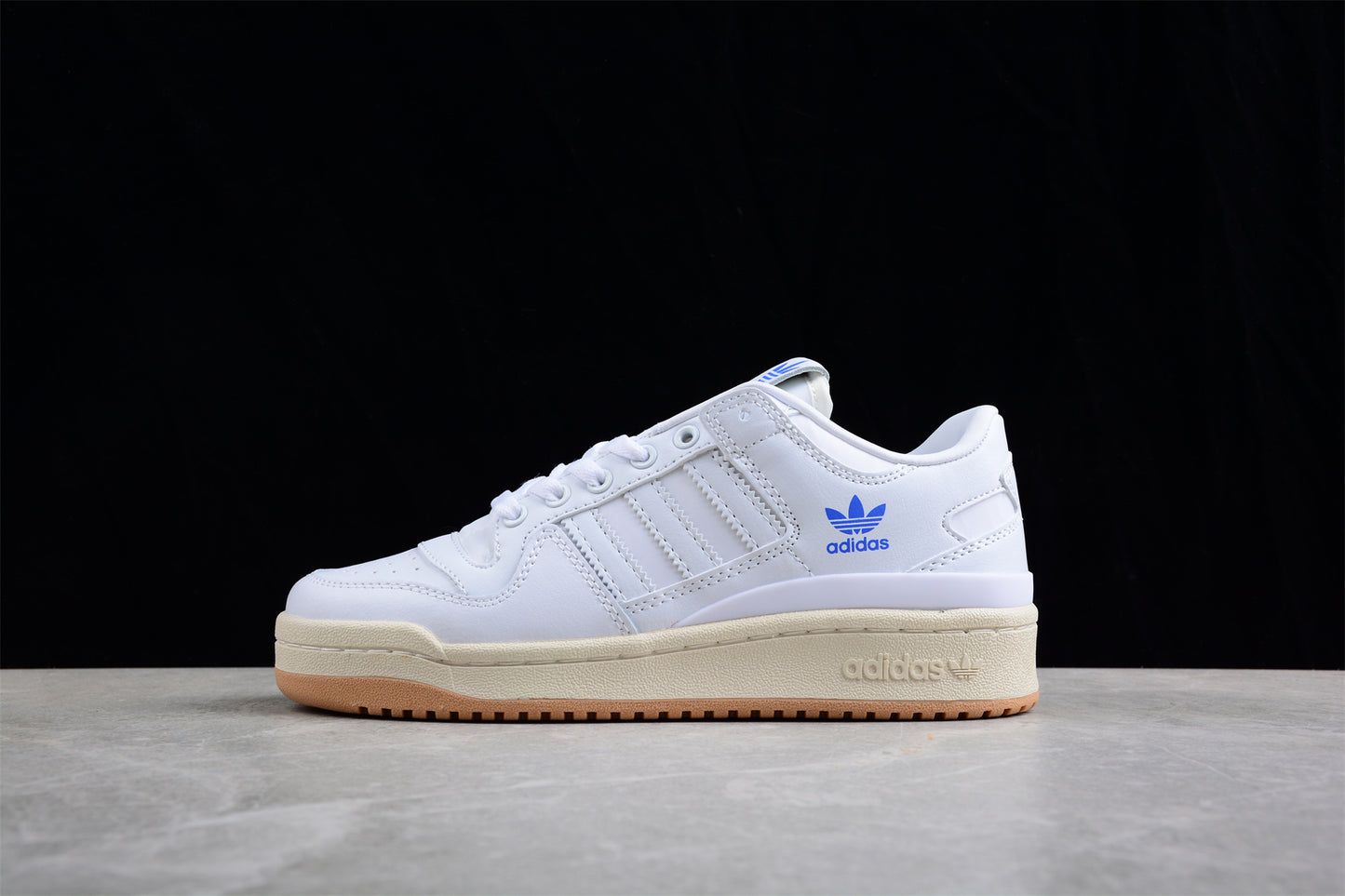 Forum 84 Low H04903