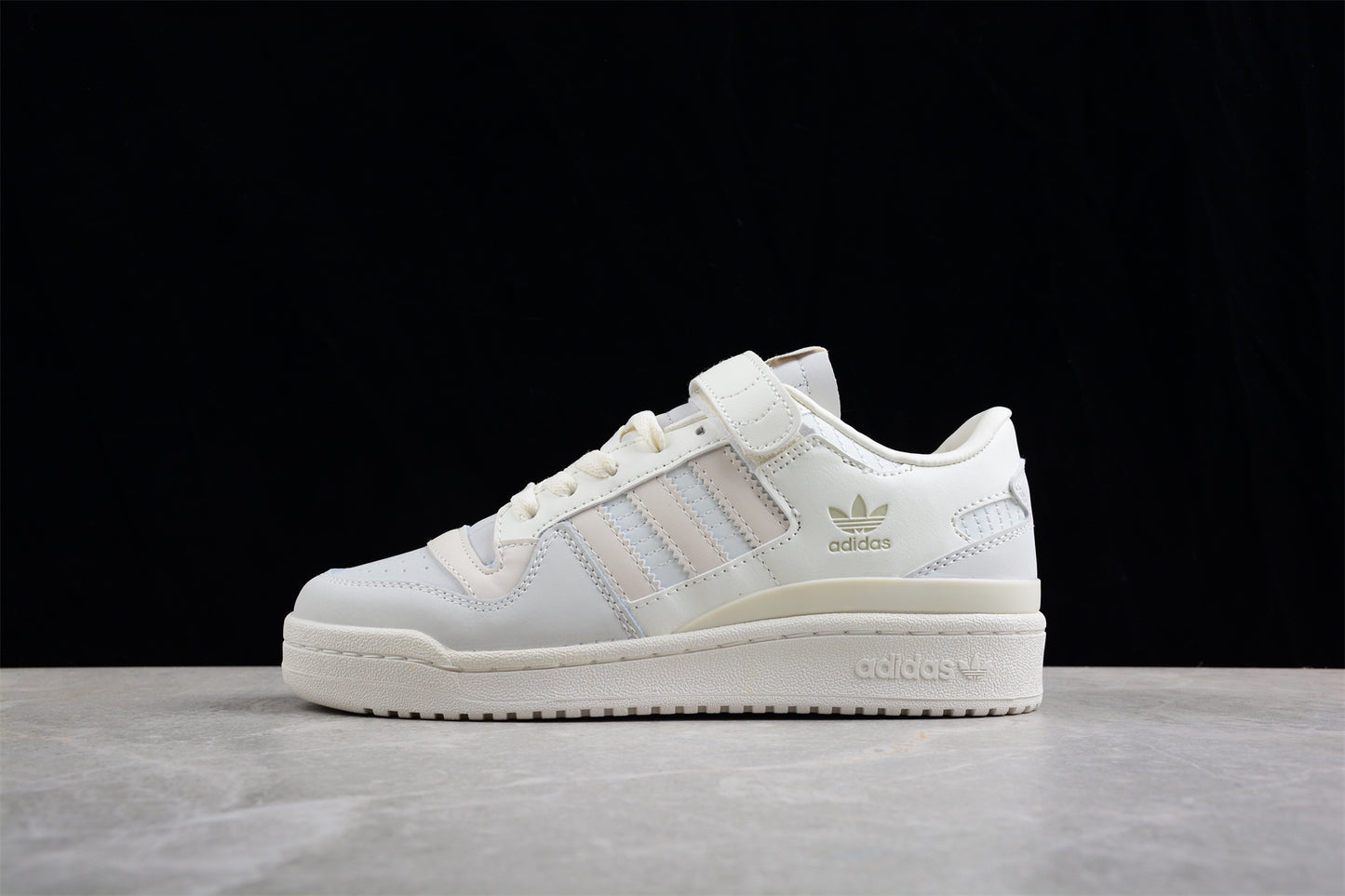 Forum 84 Low HQ6942