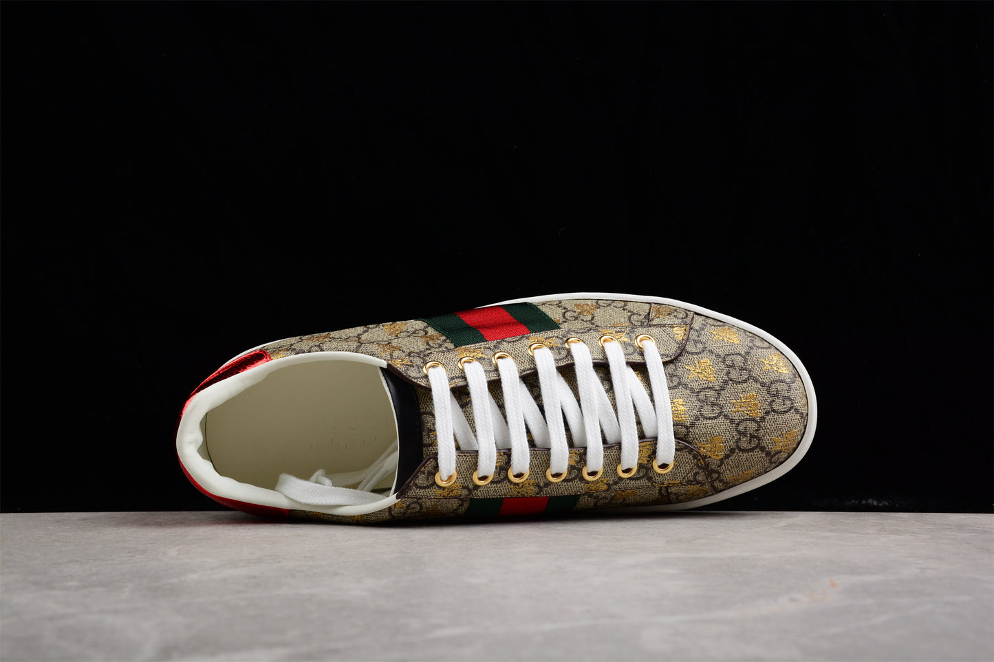 GUCCIDistressed Screener