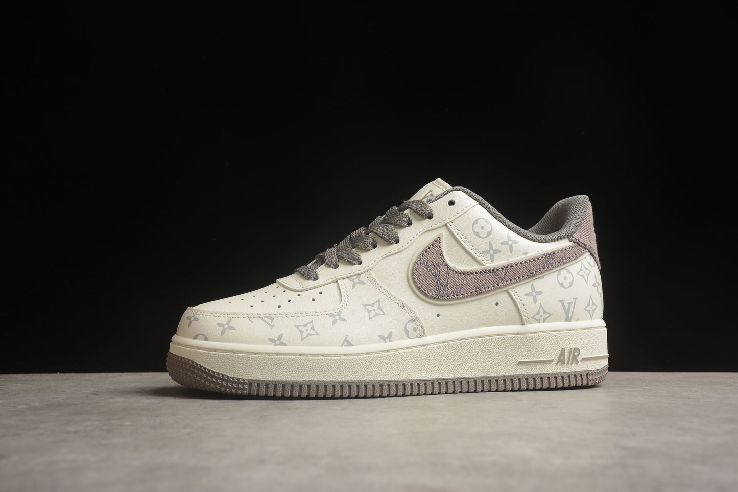 Louis Vuitton x Nk Air Force 1'07 Low  LU0251-135
