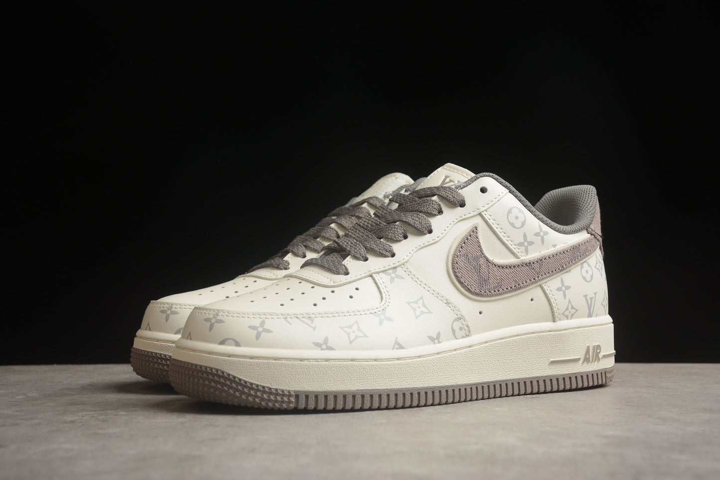 Louis Vuitton x Nk Air Force 1'07 Low  LU0251-135