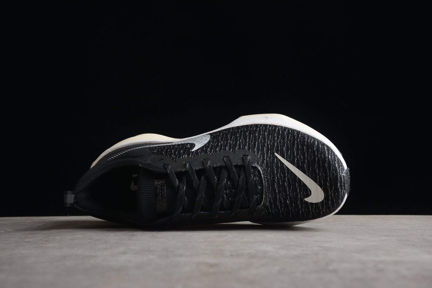 NIKE ZoomX Invincible 3 DR2615-001