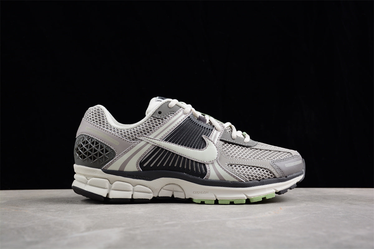 NK Zoom Vomero 5 SP FB8825-001