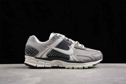 NK Zoom Vomero 5 SP FB8825-001
