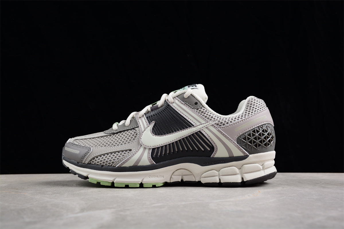 NK Zoom Vomero 5 SP FB8825-001