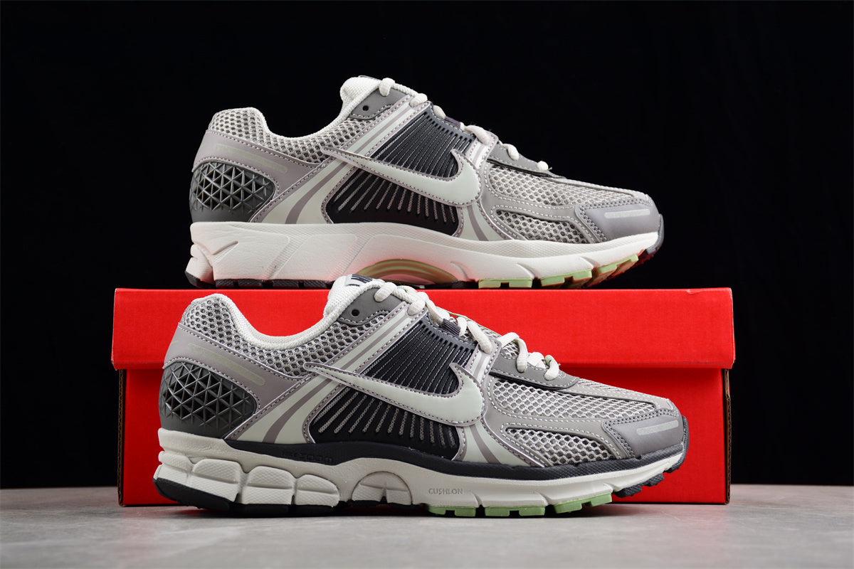 NK Zoom Vomero 5 SP FB8825-001