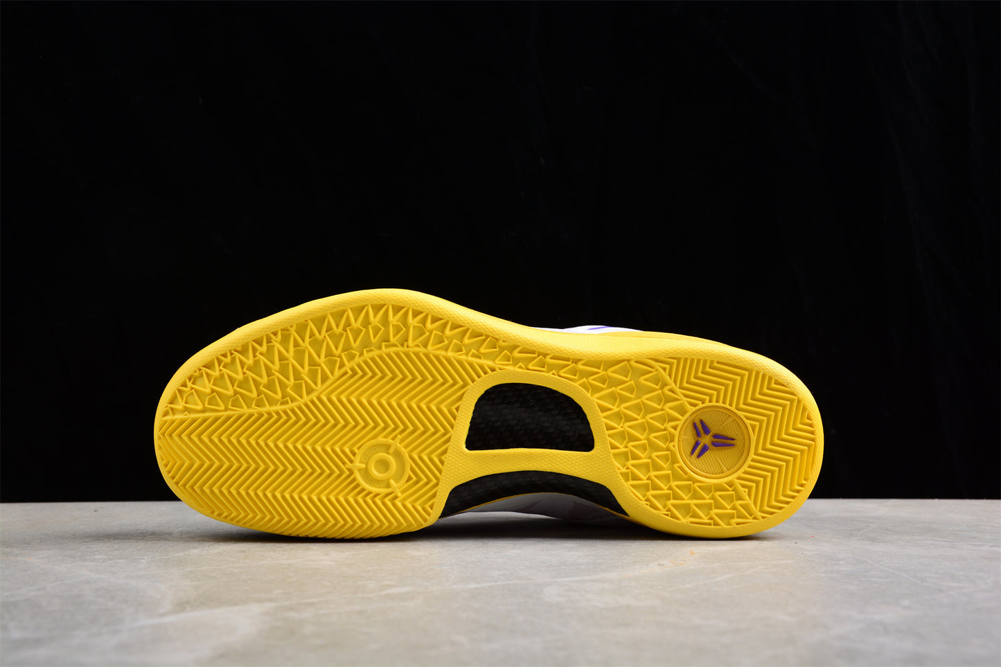 Nike Zoom Kobe 8 639655-900
