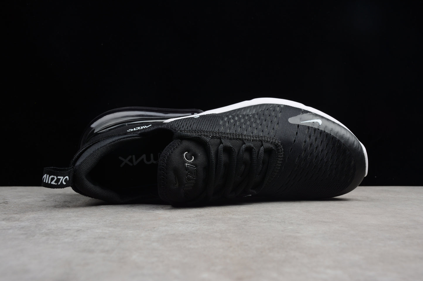 R17 Nike Air Max 270 AH8050-002