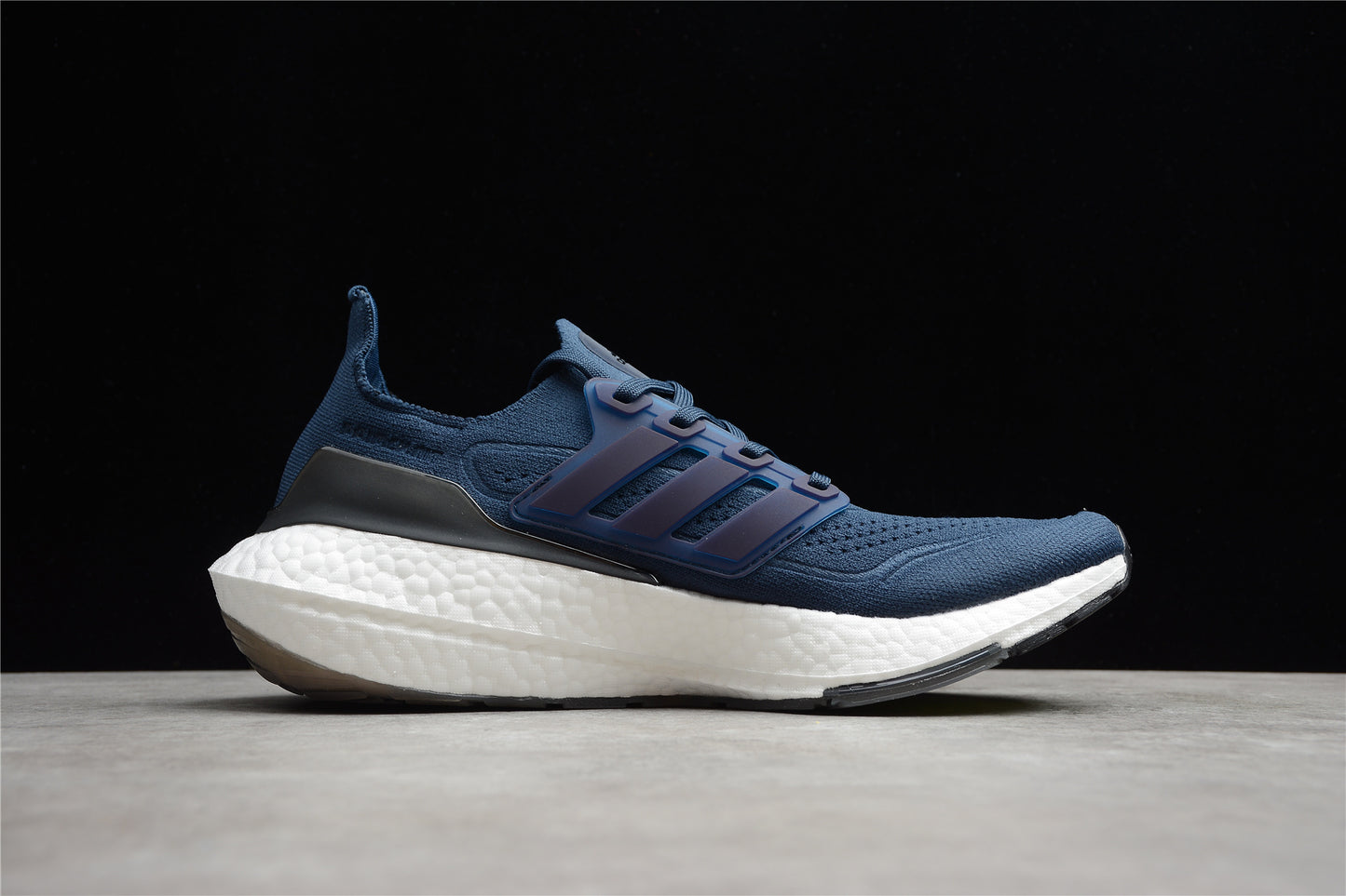 R18 UL TRABOOST 21  FY0350