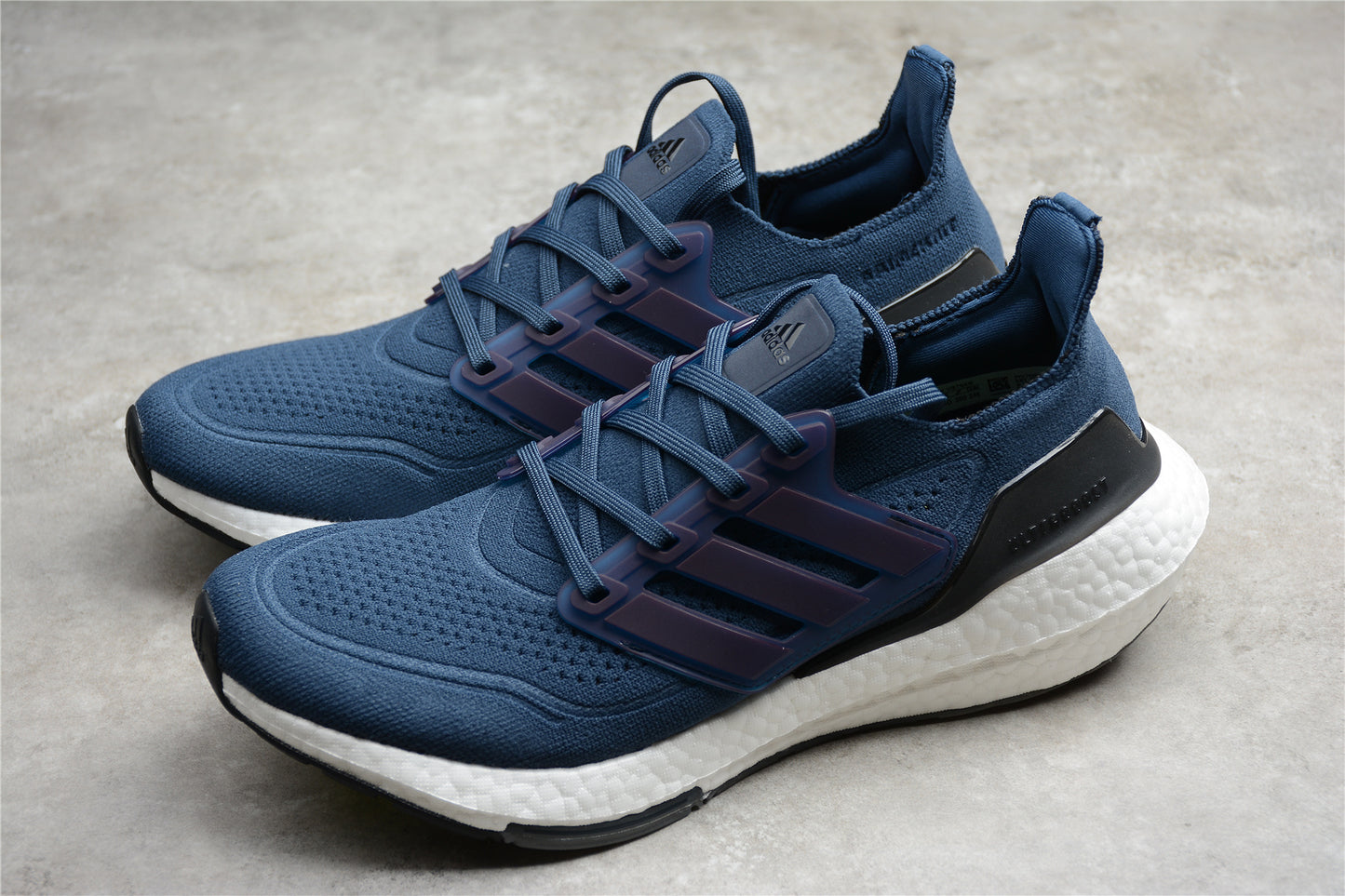 R18 UL TRABOOST 21  FY0350