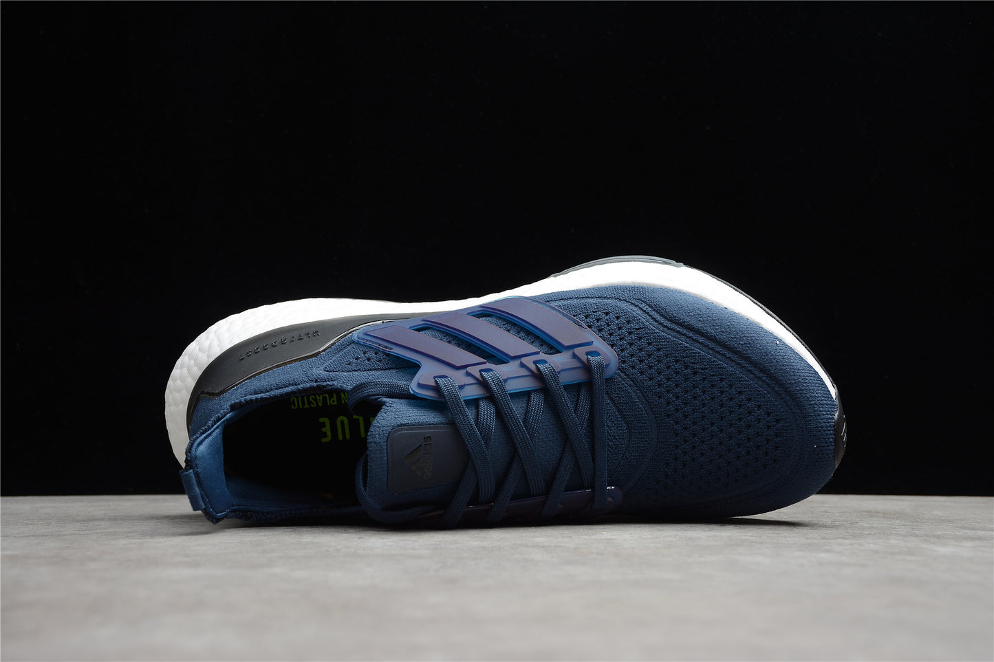 R18 UL TRABOOST 21  FY0350