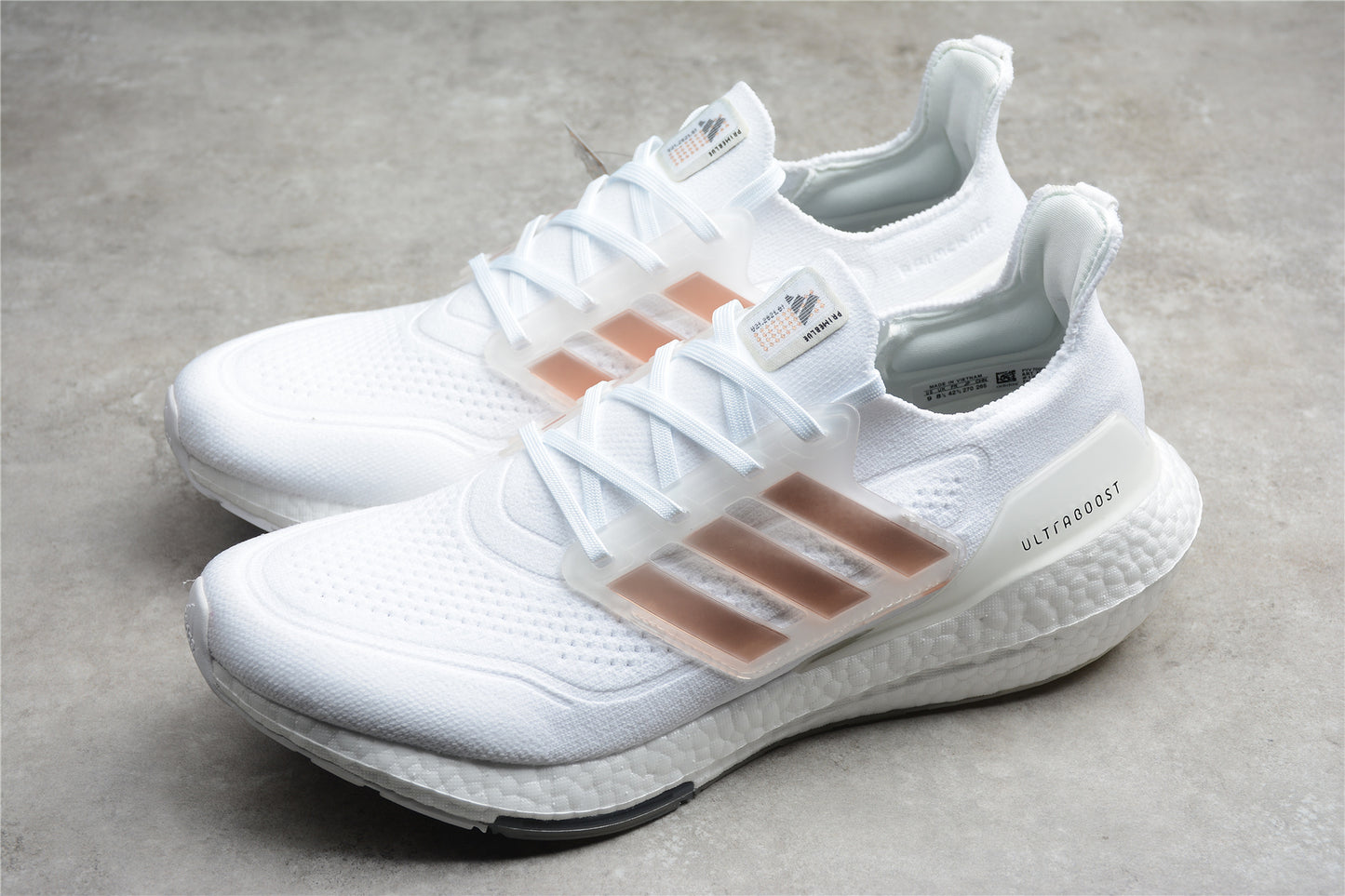 R18 UL TRABOOST 21 FY0846