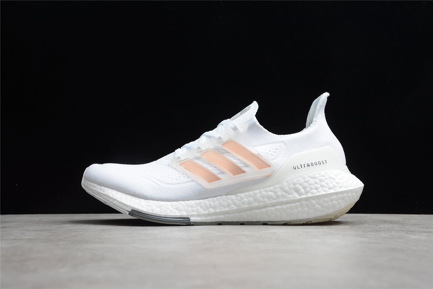 R18 UL TRABOOST 21 FY0846