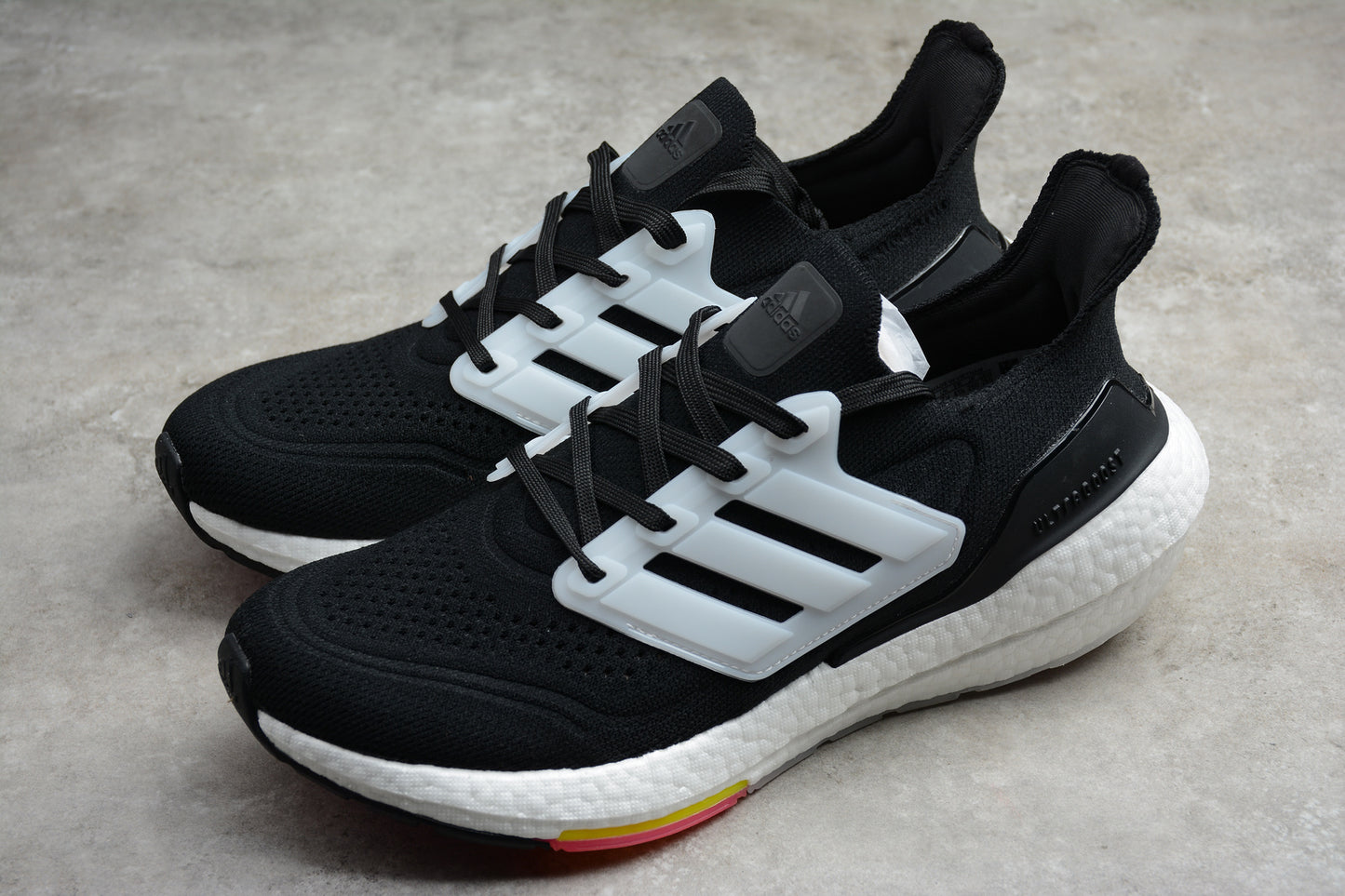 R18 UltraBoost 21 FY0356